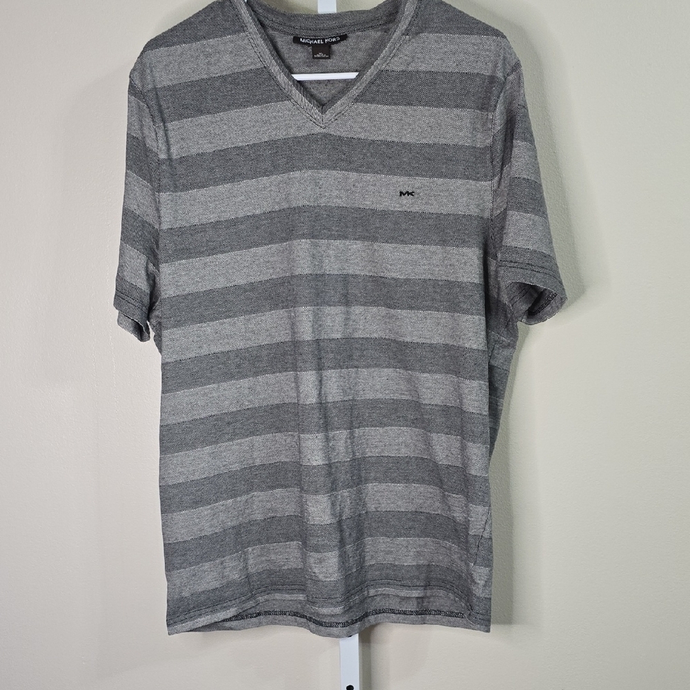 Michael Kors Gray V-Neck T-Shirt Mens‎ Sz XL
